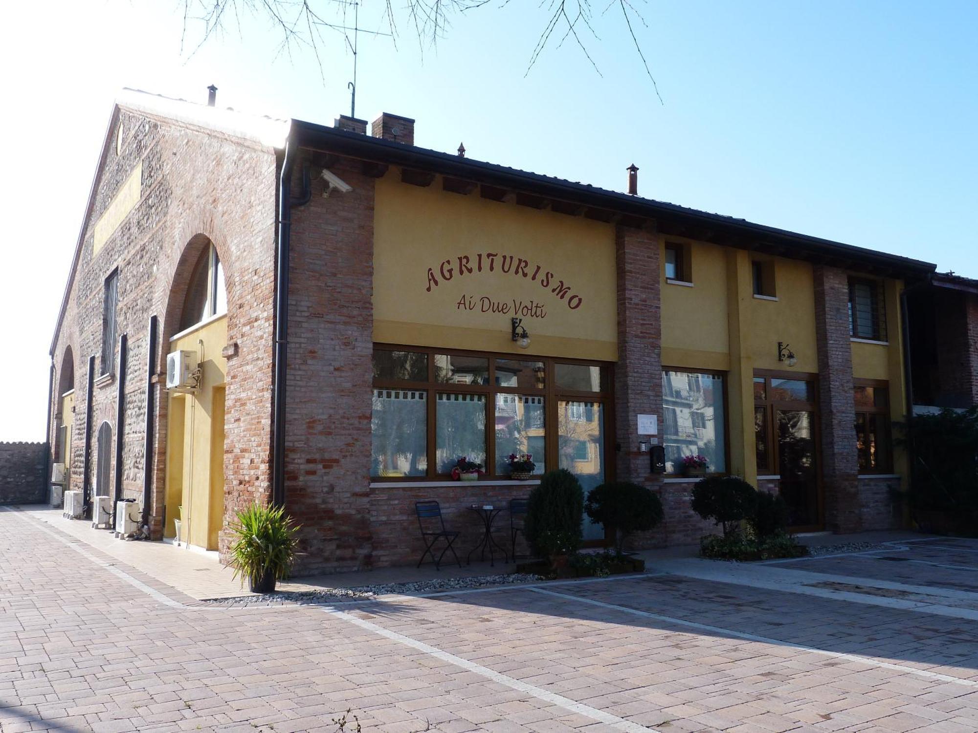 Agriturismo Ai Due Volti دوسّوبونو المظهر الخارجي الصورة